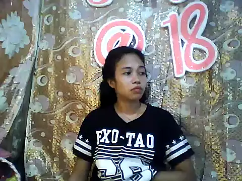 PinaySkinnyGirl webcam