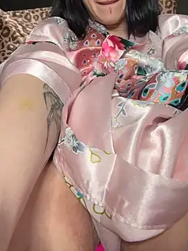 MissMidnightUK webcam