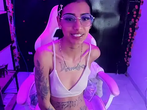 KarlaSlutSkinny__ webcam