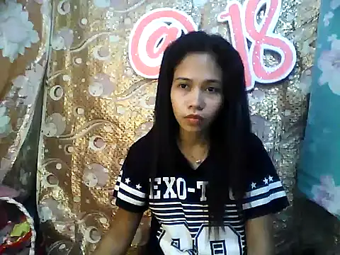 PinaySkinnyGirl webcam