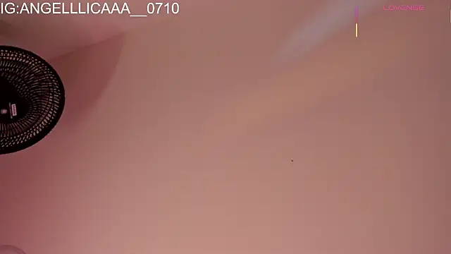 Little_Angelica18 webcam