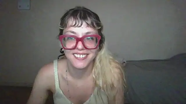 BlondieTami webcam