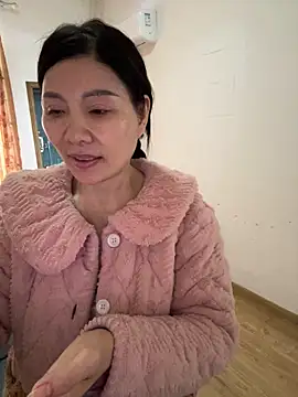 美女xiiuuff18在线直播
