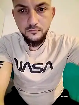 kingofkingsx - KingOfKingsX's free webcam - UK Sex Cams