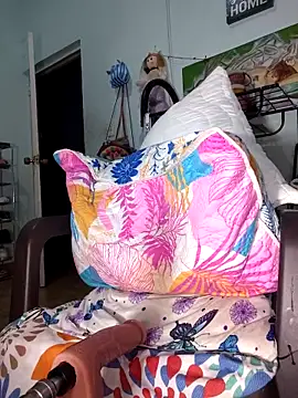 KattalellaGomez webcam