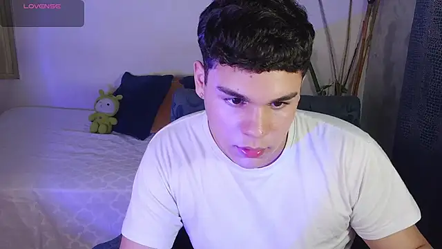 eithan_jonnes - Eithan_jonnes's free webcam - UK Sex Cams