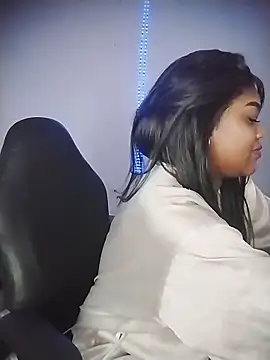 Roonie_garces webcam