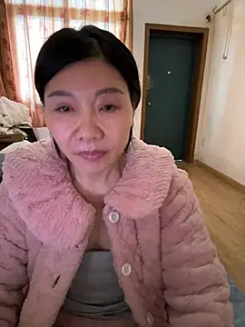 美女xiiuuff18在线直播