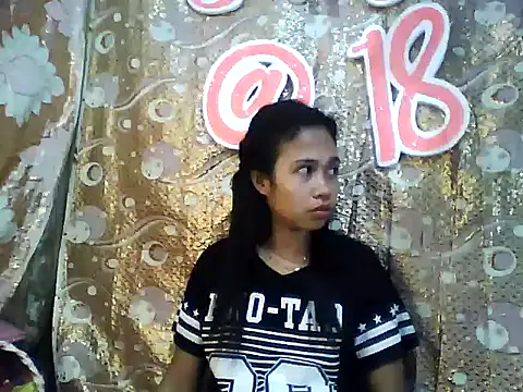 PinaySkinnyGirl webcam