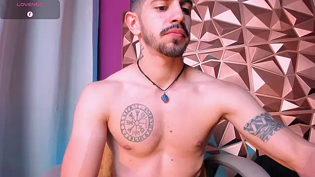 AlejandroStormm webcam