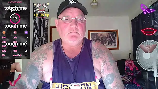 kinkyblueyes69 - KINKYBLUEYES69's free webcam - UK Sex Cams