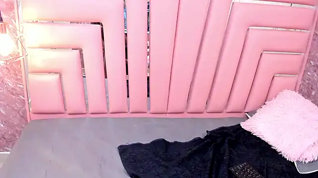 EXOTIC_EBONY_ webcam