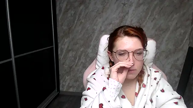 reginasmilee - Reginasmilee's free webcam - UK Sex Cams