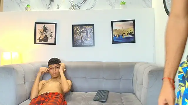 COUPLES_BOYS webcam
