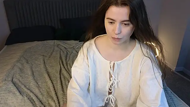 LovingWhisperr webcam