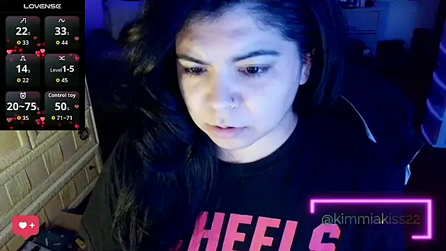 kimmiakiss22 webcam