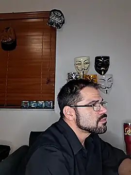 zander823 - Zander823's free webcam