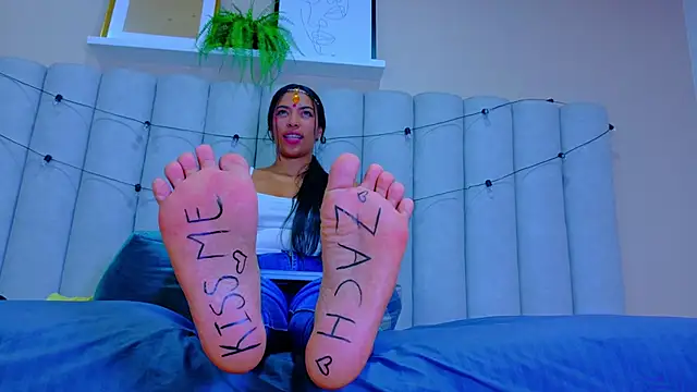 RiriiBrunette__ webcam