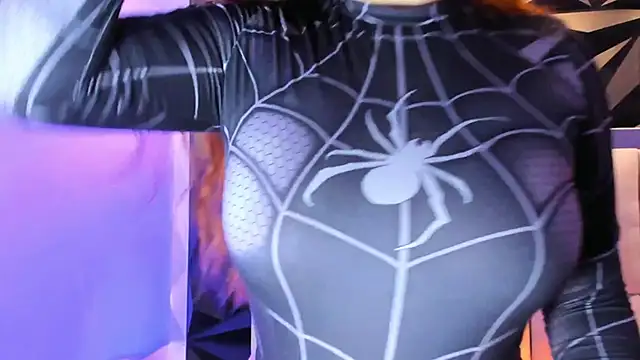 megan_whitee__ webcam