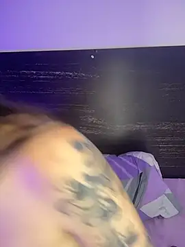 Webcam Model (sharlot24)  is live.Free join now!