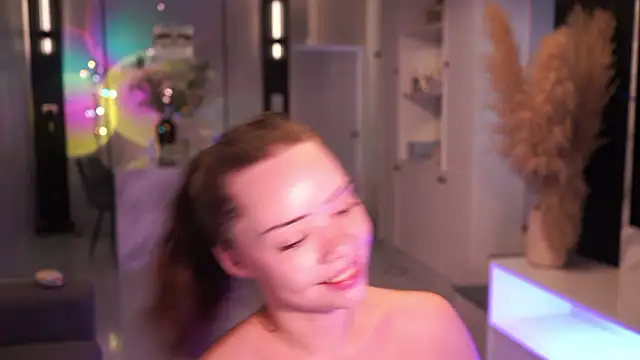 vixenmia - VixenMia's free webcam - UK Sex Cams