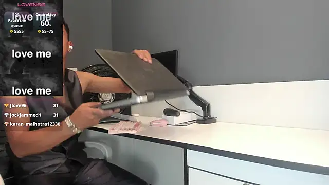 Nikki_and_Mayk webcam