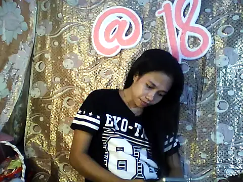 PinaySkinnyGirl webcam