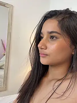 AlessiaVallmont's Stripchat show and profile