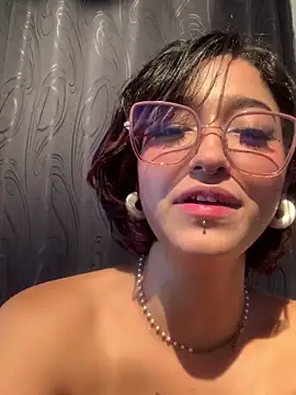 LilithMonette webcam