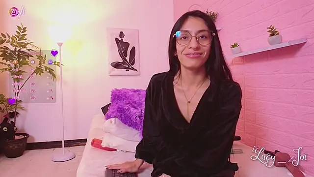 Lucyanajoi webcam