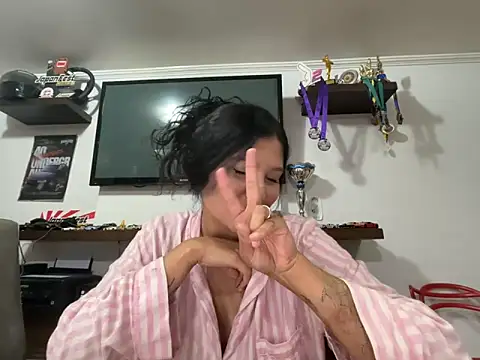 kinky_mila@xh webcam