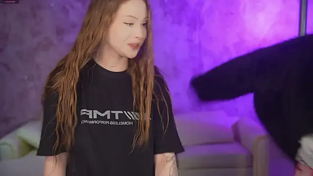 Magnetic_Mia_ webcam