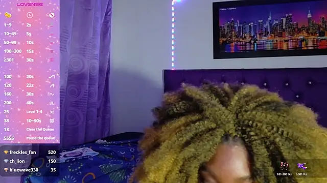 ebony_NeighborMoans webcam