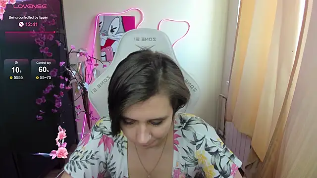 Scarlet_Sirenn webcam