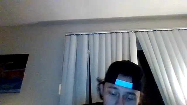 Tallhungandcloudy webcam