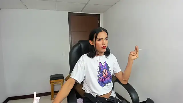 Aisha_hotts777 webcam