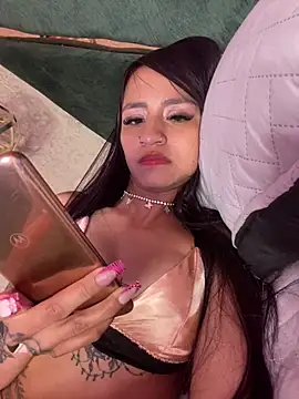 Lauraaa_pink18 webcam