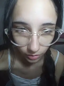 isaaabelaaa (F teen) - look inside my pussy