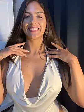 Webcam Model (chicachocolate01)  is live.Free join now!