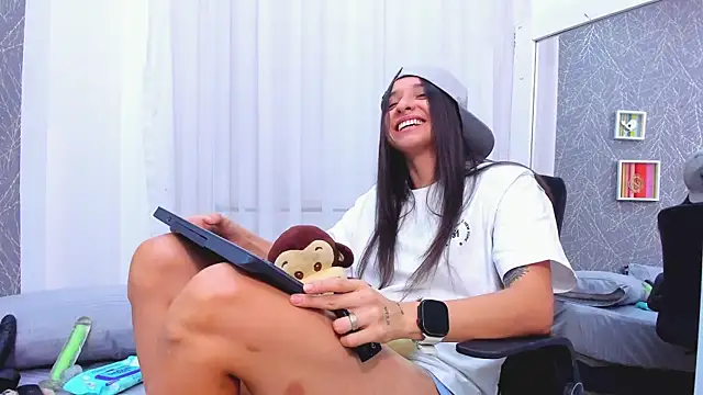 ViictoriiaSaenz webcam