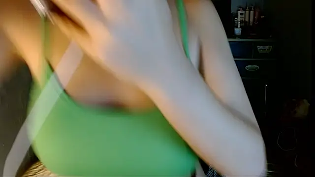 SweetLilly_18 webcam