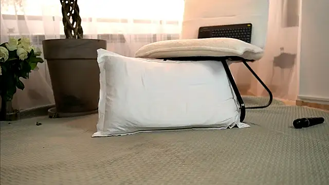 TheMaddisonShow_ webcam