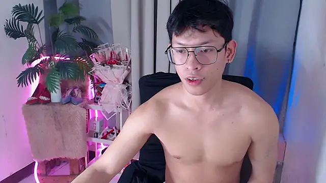 pinkcock_froi2305 webcam