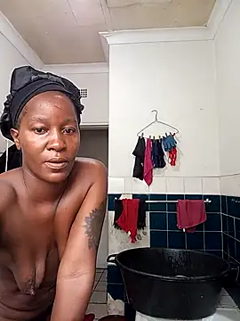 sluttylaura21 webcam