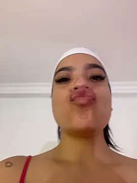 JuanitaMore01 webcam