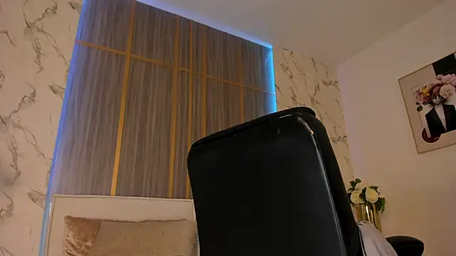 IsabellaAllen webcam