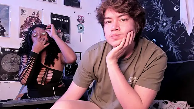 hothoneychile - Hothoneychile's free webcam - UK Sex Cams