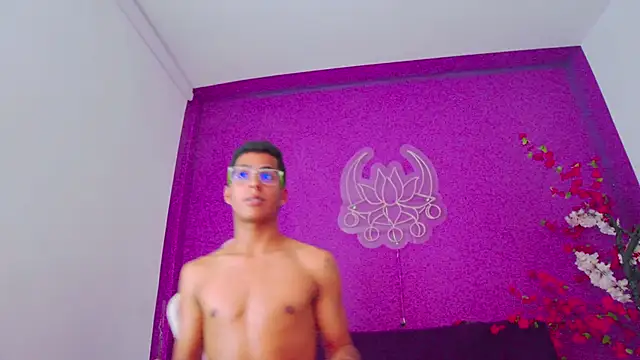 Noah_Greenhartt webcam