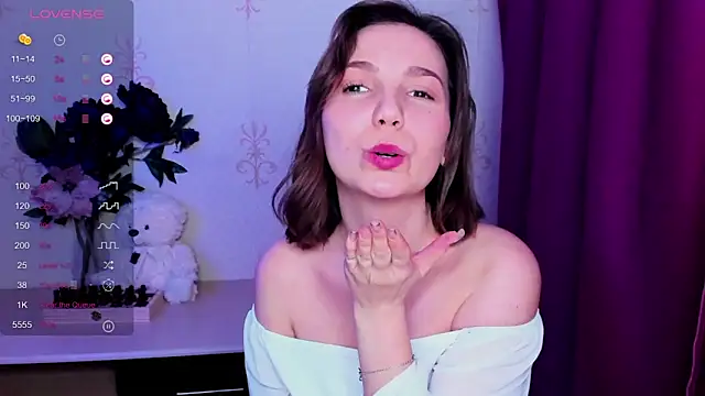 KindHazelHere_ webcam