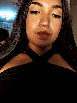 fallsforhersmile - FallsForHerSmile's free webcam - UK Sex Cams